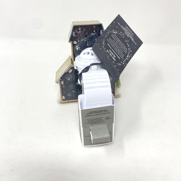 Bath & Body Works Holiday Village Wallflower Fragrance Plug Winter Decor - Picture 5 of 7